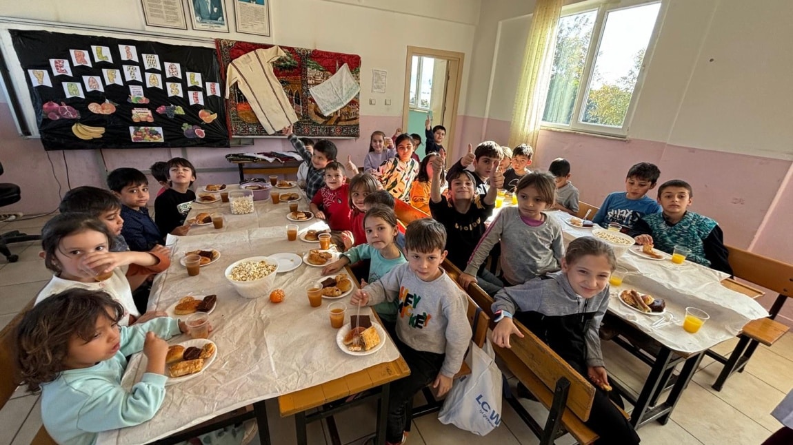 Yerli Malı Haftası Okulumuzda öğrenci ve velilerimizin katılımıyla kutlandı.